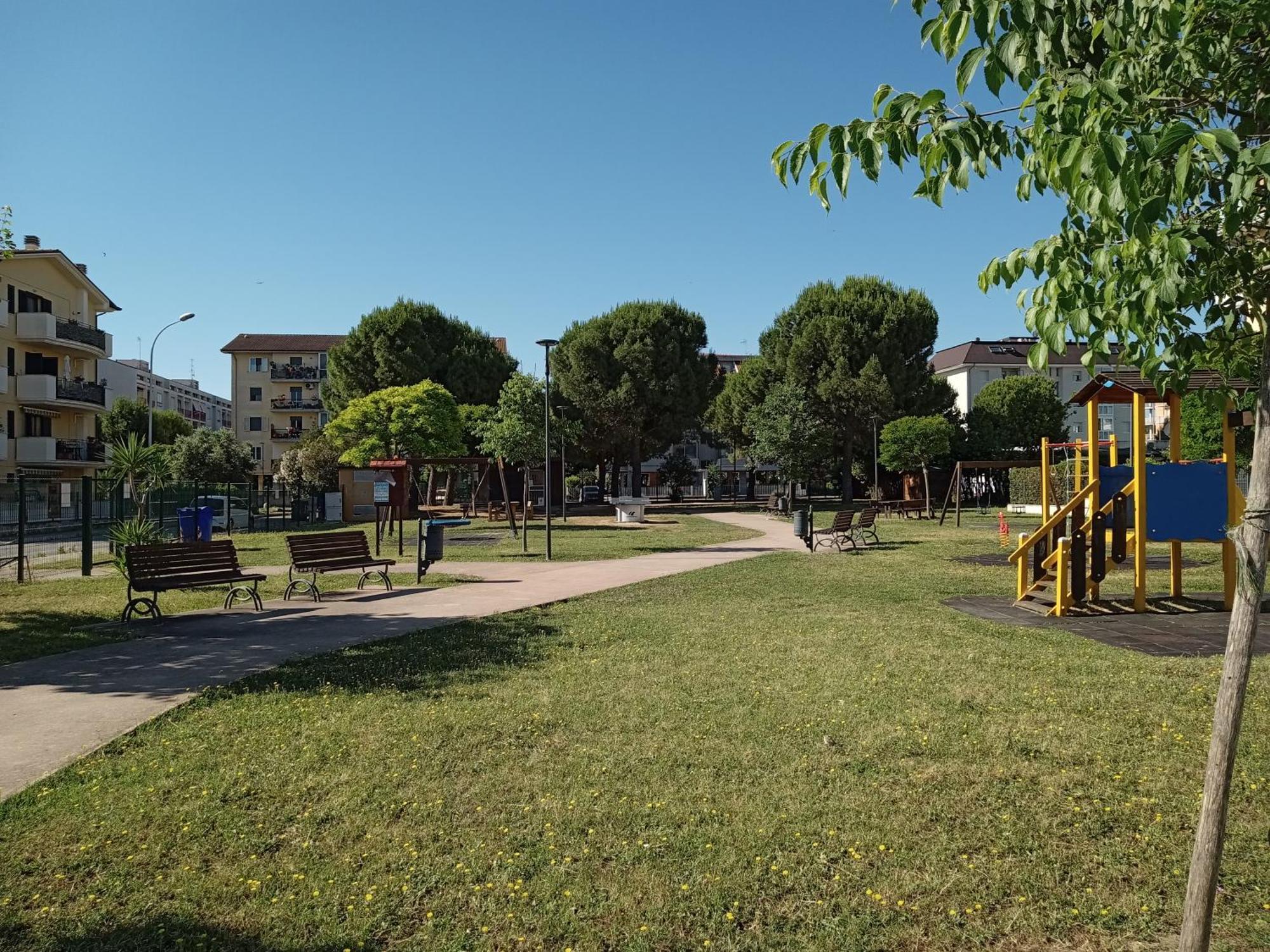 Casa Giardino Lejlighed San Benedetto del Tronto Eksteriør billede